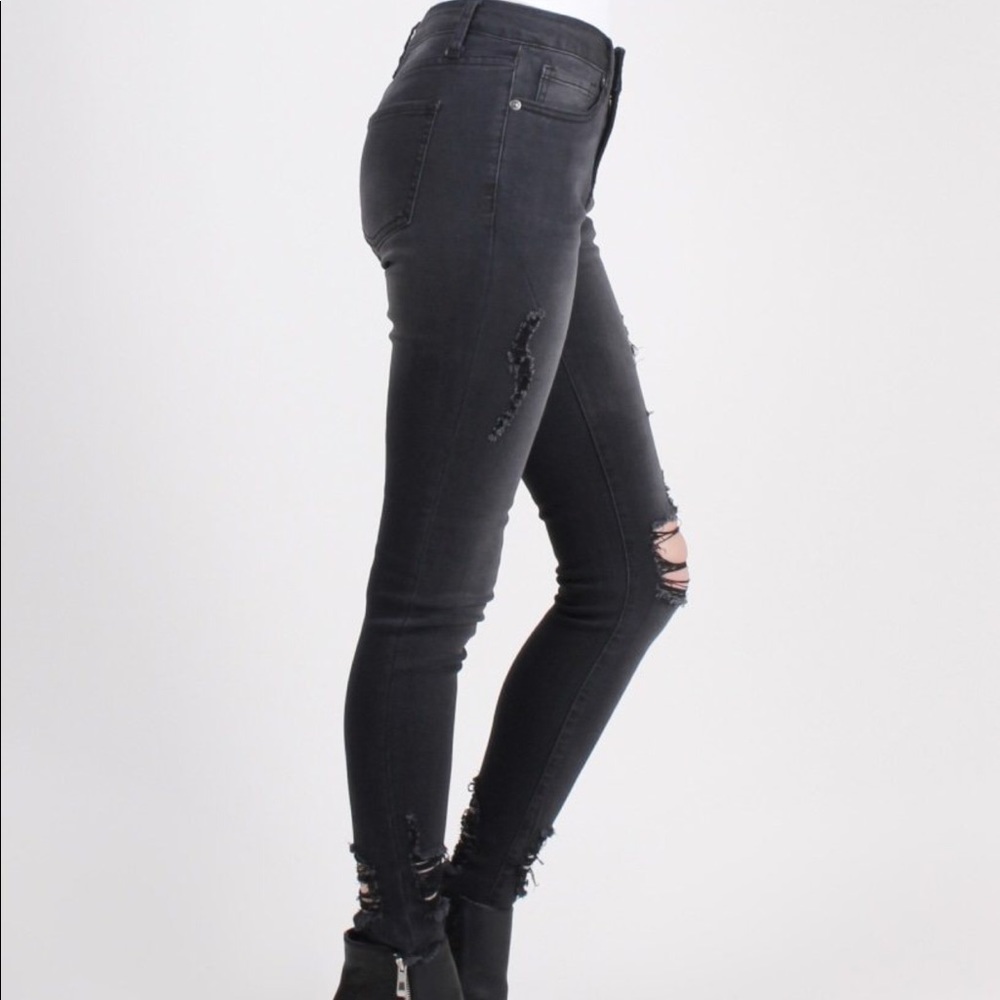 ➖LAST 1➖ Night Fade Mid Rise Skinny Jeans - Picture 3 of 4
